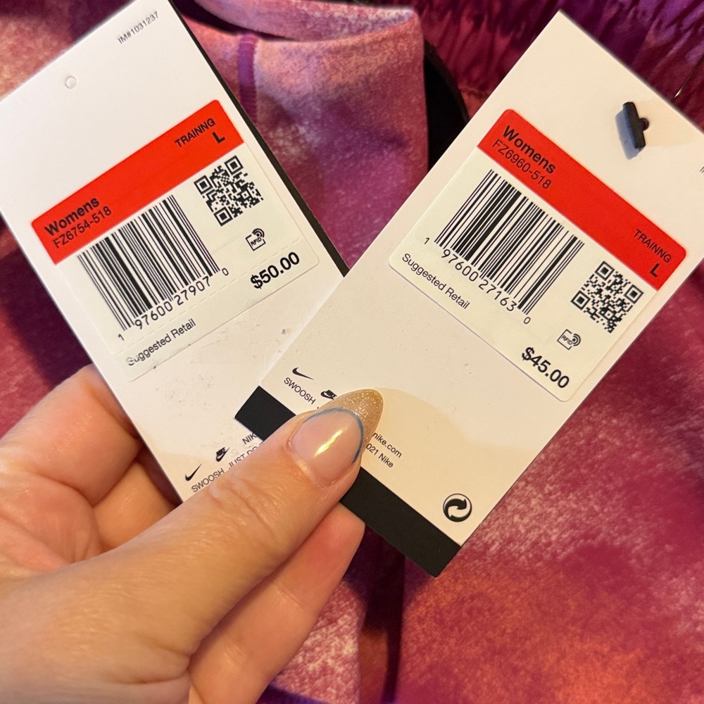 NWT- Women’s Nike Convertible Sports Bra and Shorts  Athletic Set Size Large - Picture 9 of 9